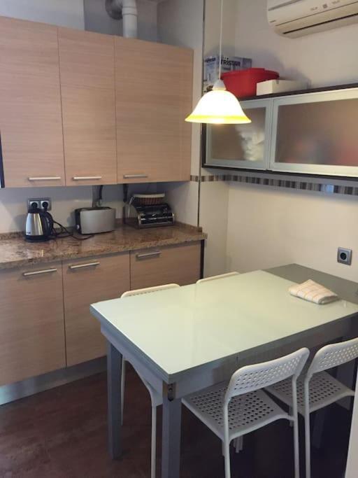 Apartamento Amplio Piso En Nervion, Excelente Zona De La Ciudad. Sevilla Exterior foto