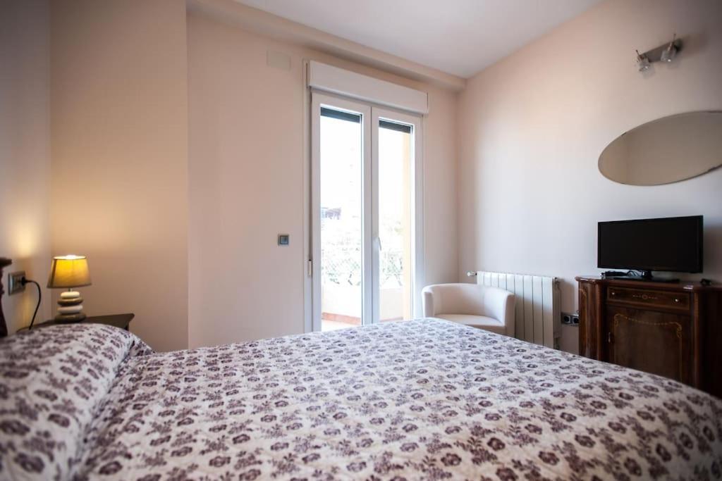 Apartamento Amplio Piso En Nervion, Excelente Zona De La Ciudad. Sevilla Exterior foto