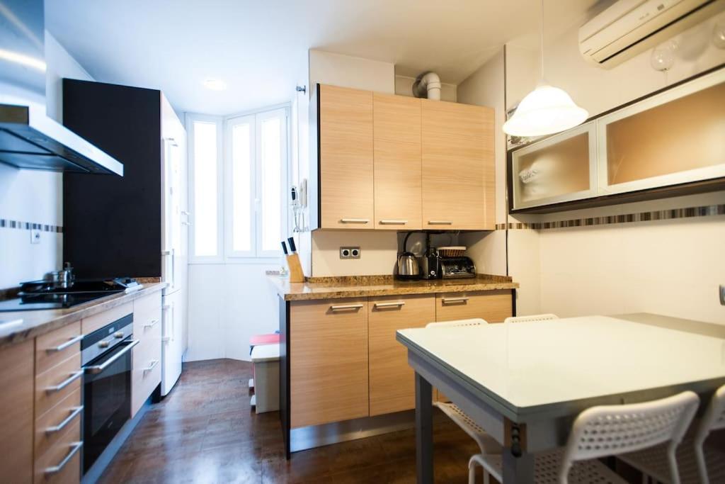 Apartamento Amplio Piso En Nervion, Excelente Zona De La Ciudad. Sevilla Exterior foto